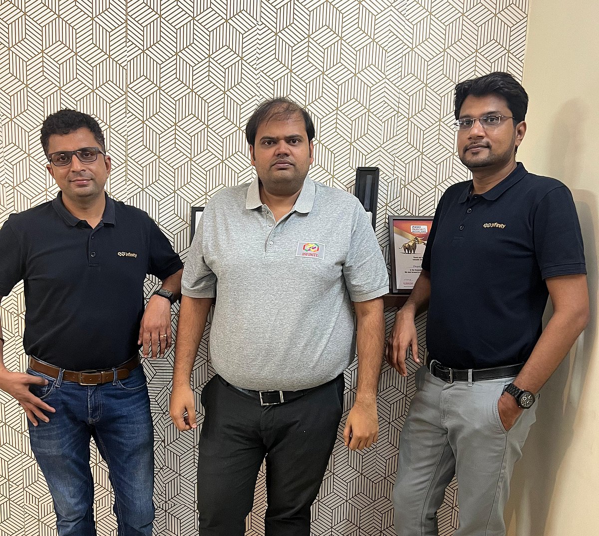 Thabresh.I (Co-founder), Deepak Singhal (Co-founder) & Jeyaprakash M (Consultant)